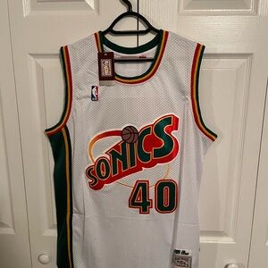 Mitchell & Ness Shawn Kemp White Seattle Supersonics 95-96 Men’s Jersey